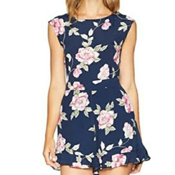 Cupcakes and Cashmere Jacinda, cap sleeve, keyhole back, floral romper size 8 - Picture 8 of 8